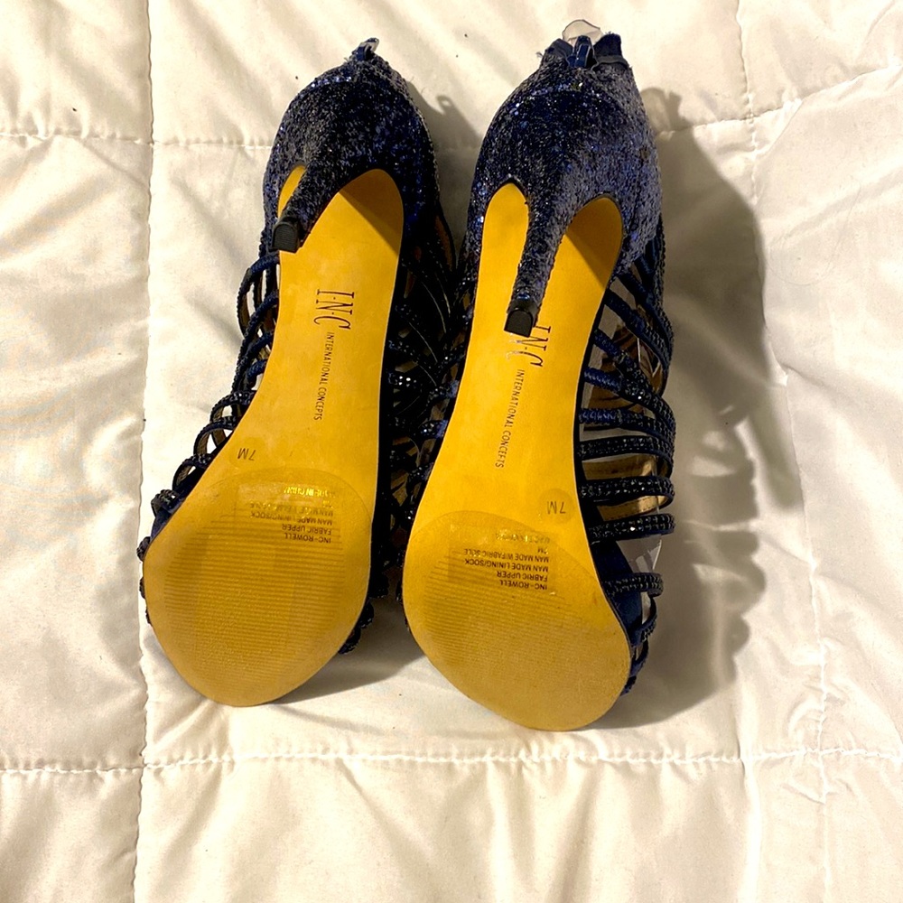 Blue strappy heels - Picture 3 of 3